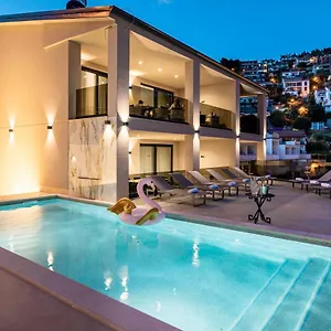 Villa Nina I - Apartments With Pool Near The Sea Rabac